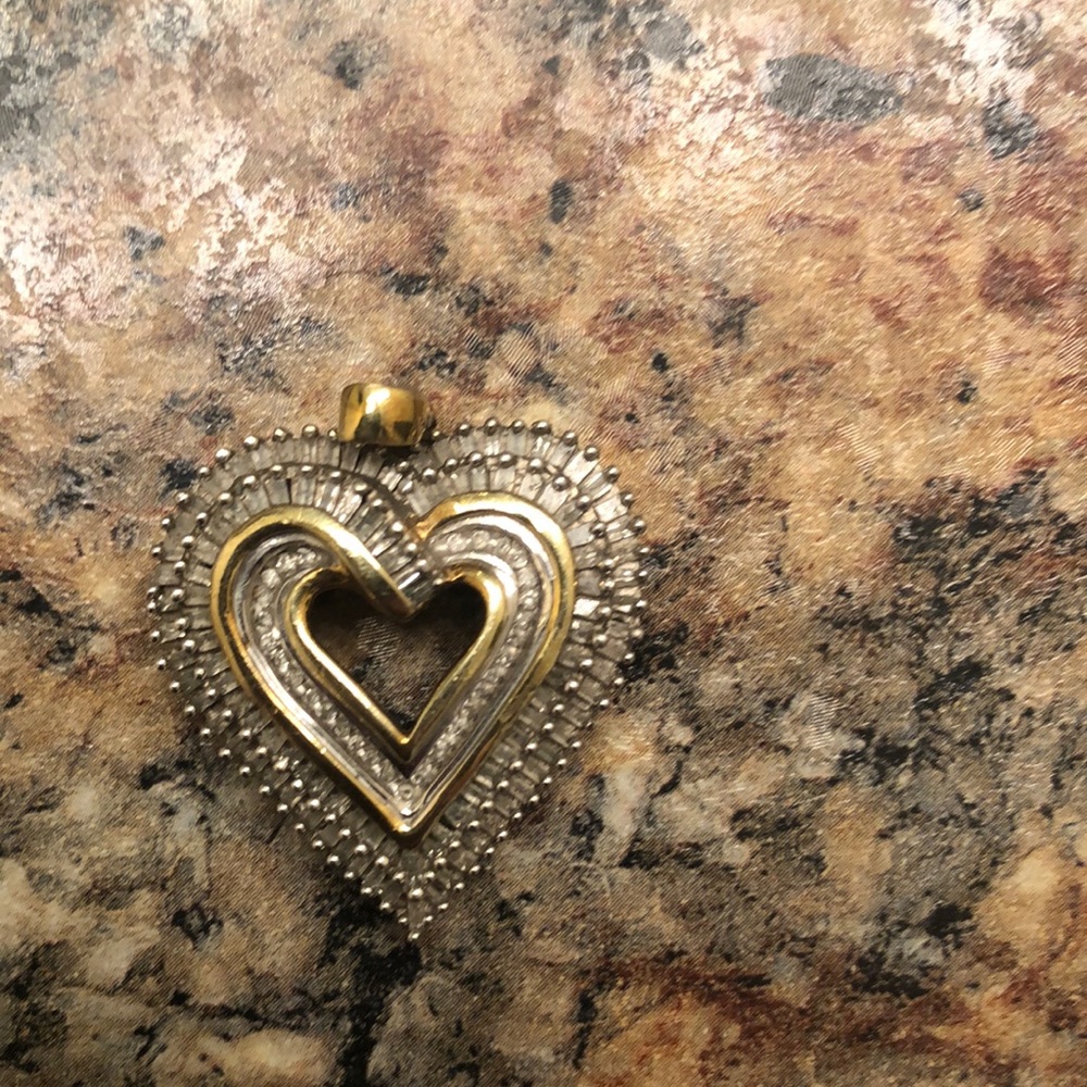 Heart diamond pendent